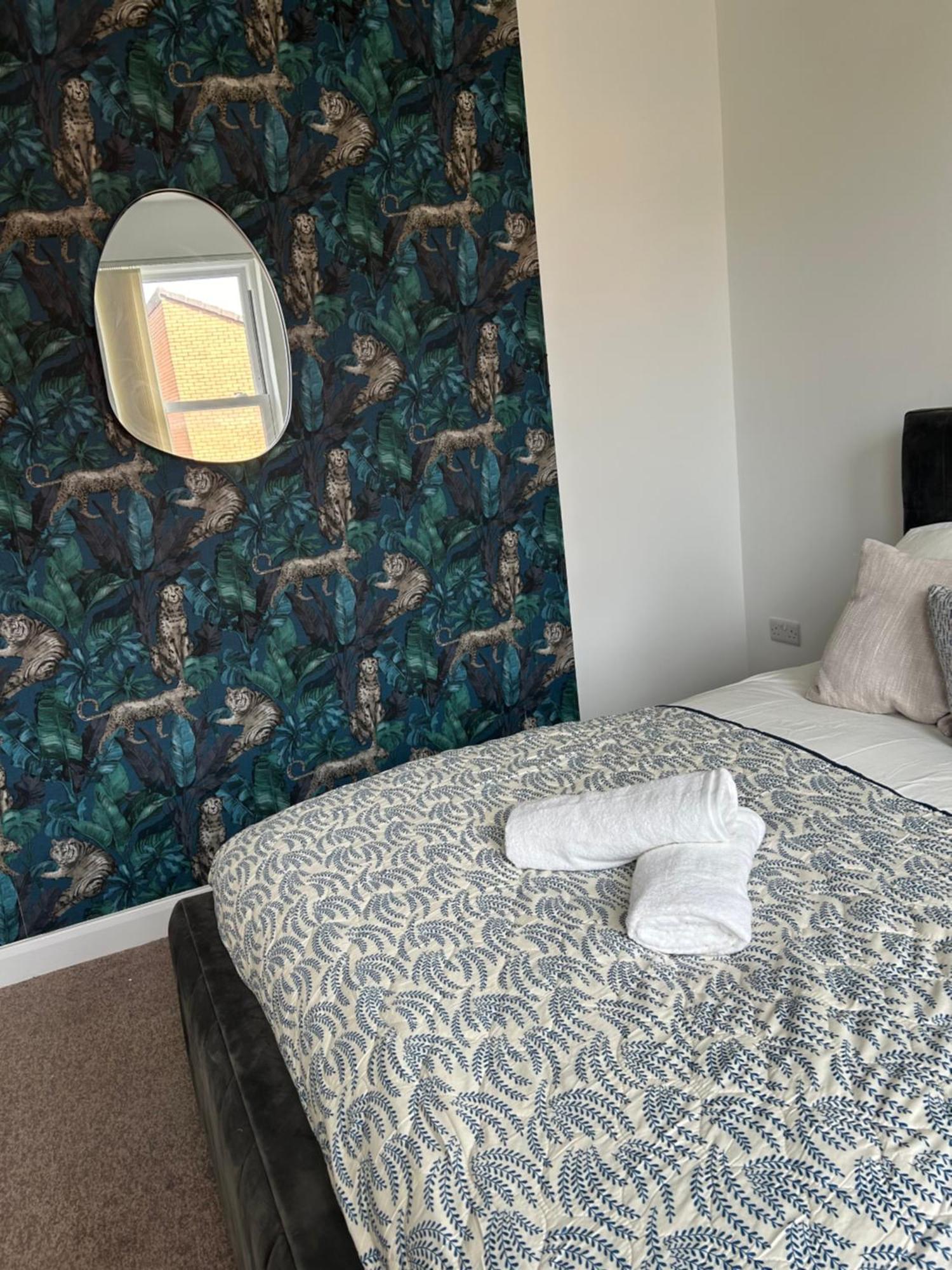 Apartment Failsworth 6 With Free Gated Parking *